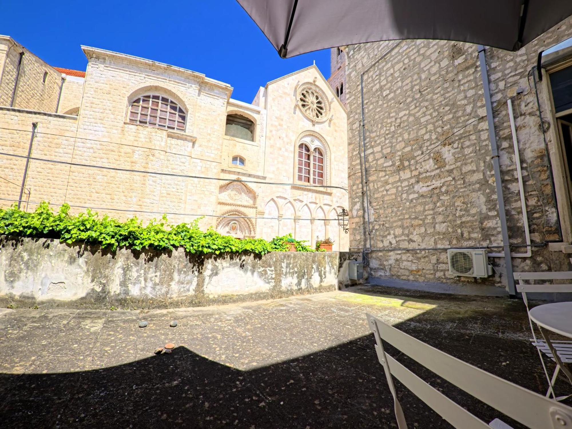 Palazzo Framarino Dei Malatesta - Noble Floor - XIV Century Giovinazzo Exterior photo